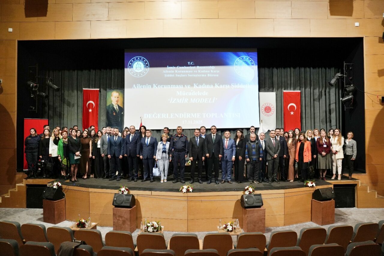 İZMİR (AA) – İzmir'de, ailenin korunması ve kadına karşı şiddetle