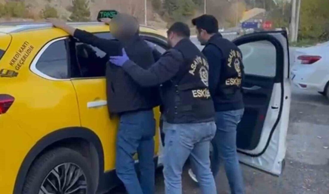 Kütahya’da kendilerini polis ve savcı olarak tanıtarak 558 bin liralık