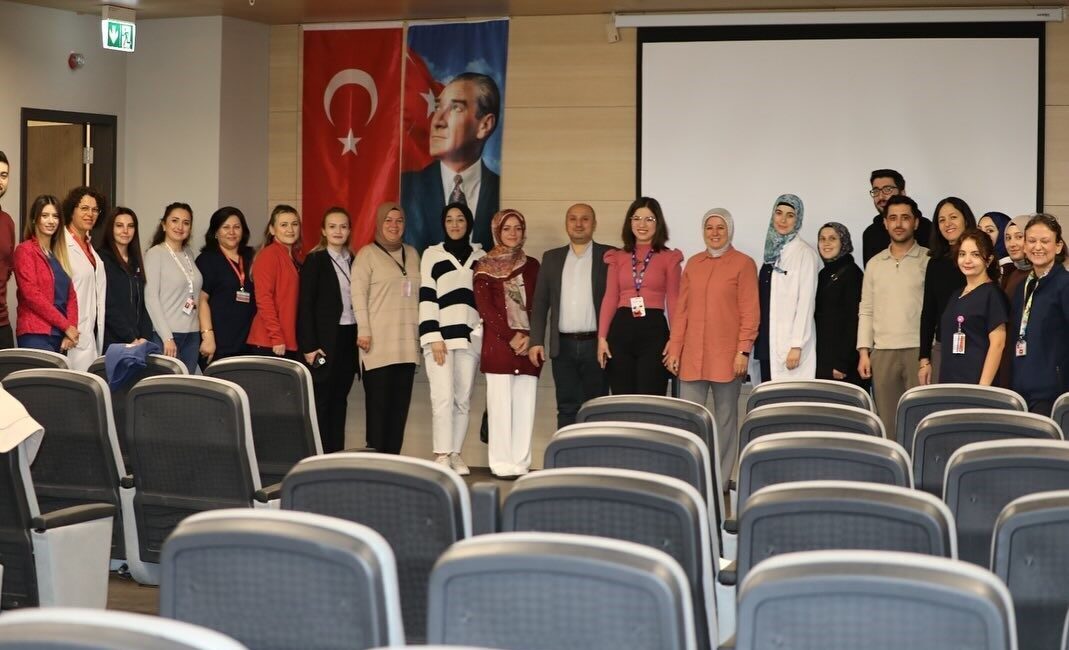 Kütahya Şehir Hastanesinde ilk defa düzenlenen Yoğun Bakım Hemşireliği Sertifikalı