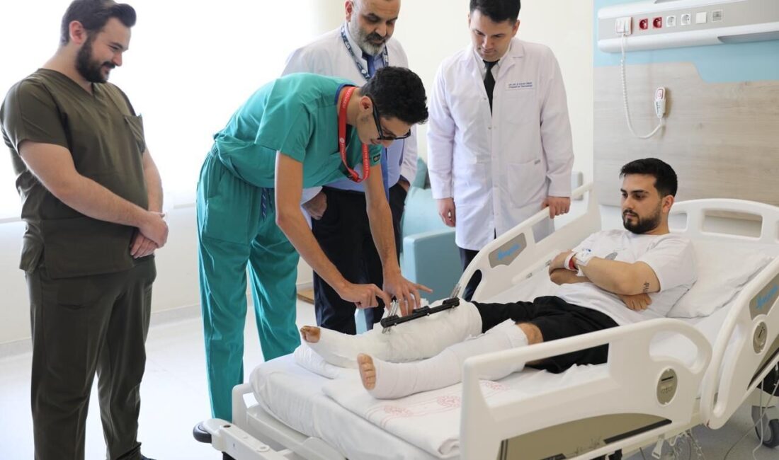 KÜTAHYA (AA) – Kütahya'da bacağında kırık bulunan kişi, Kütahya Şehir