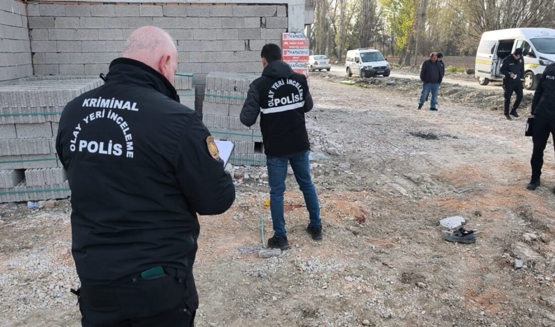KÜTAHYA (AA) – Kütahya'da bir inşaatın beşinci katından düşen işçi
