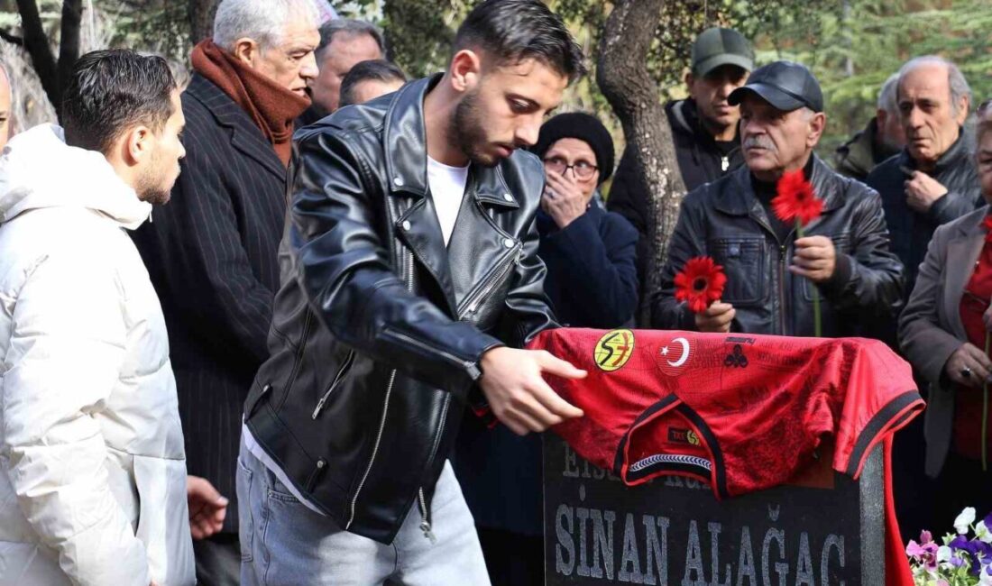 Eskişehirspor oyuncuları ve kulüp yetkilileri, vefatının 40’ncı yıl dönümünde milli
