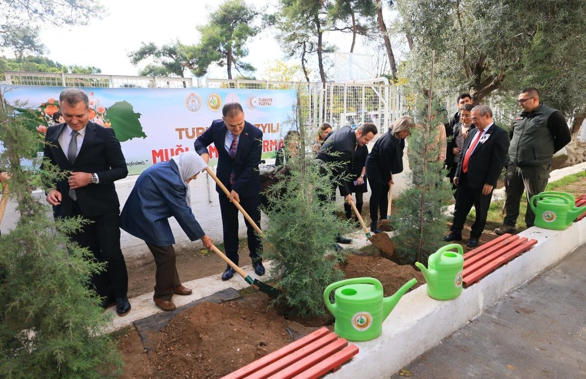 MUĞLA (AA) – 24 Kasım Öğretmenler Günü nedeniyle Muğla'da görev