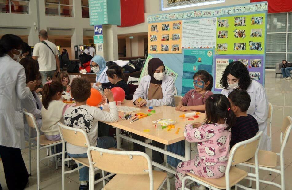 MUĞLA (AA) – Muğla'da, Lösemili Çocuklar Haftası kapsamında "1 Çocuk