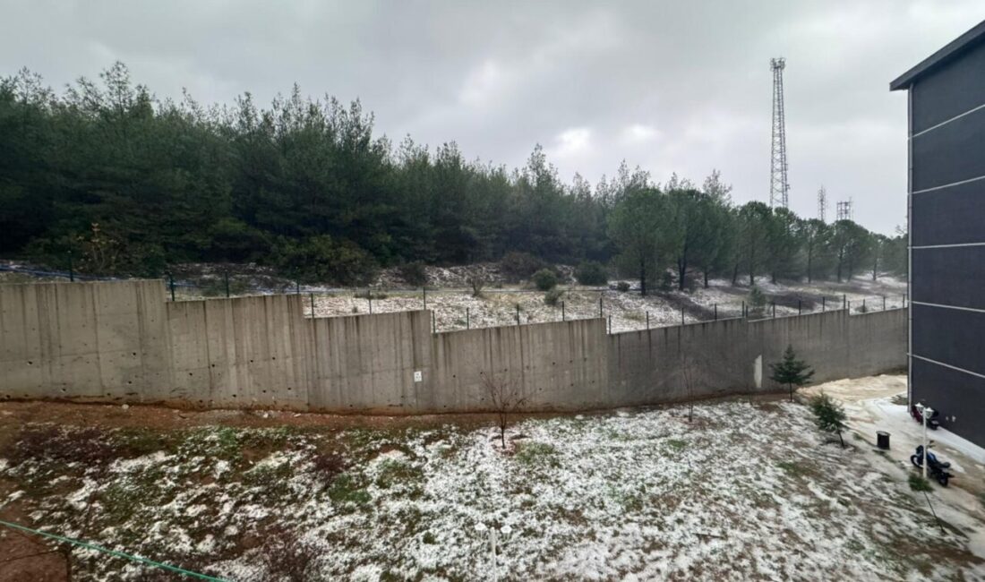 MUĞLA (AA) – Muğla'da etkili olan sağanak, dolu ve fırtına
