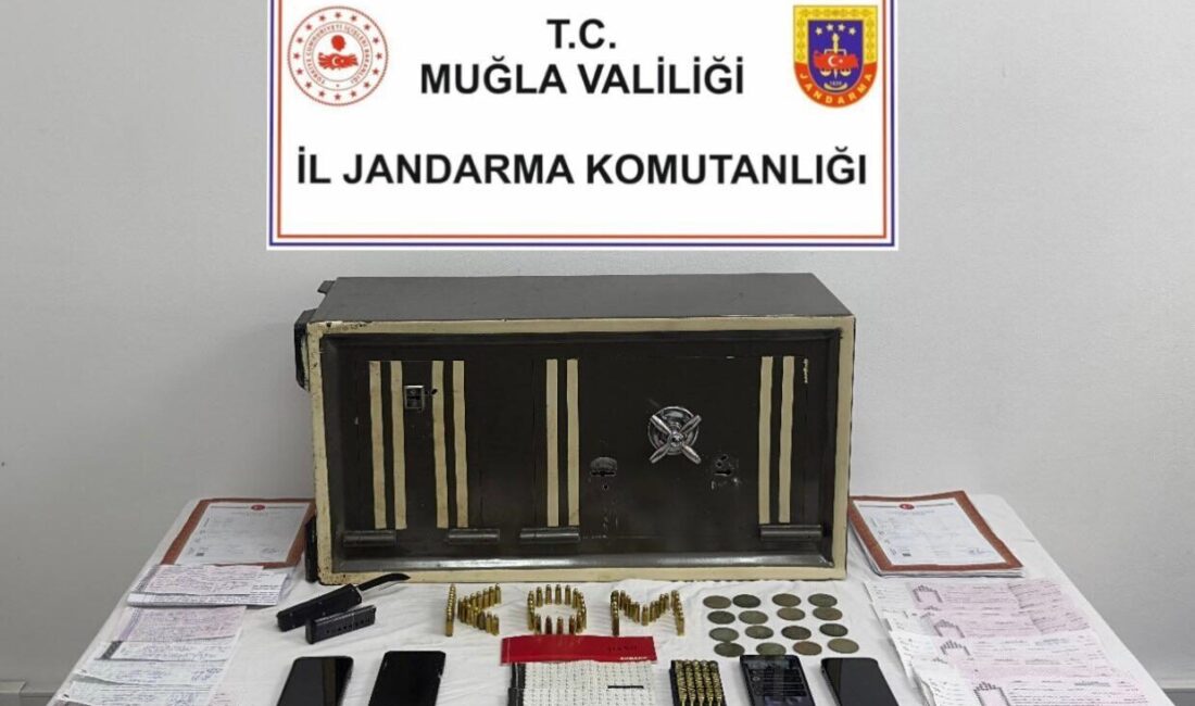 MUĞLA (AA) – Muğla'nın Ortaca ilçesinde düzenlenen tefecilik operasyonunda 4