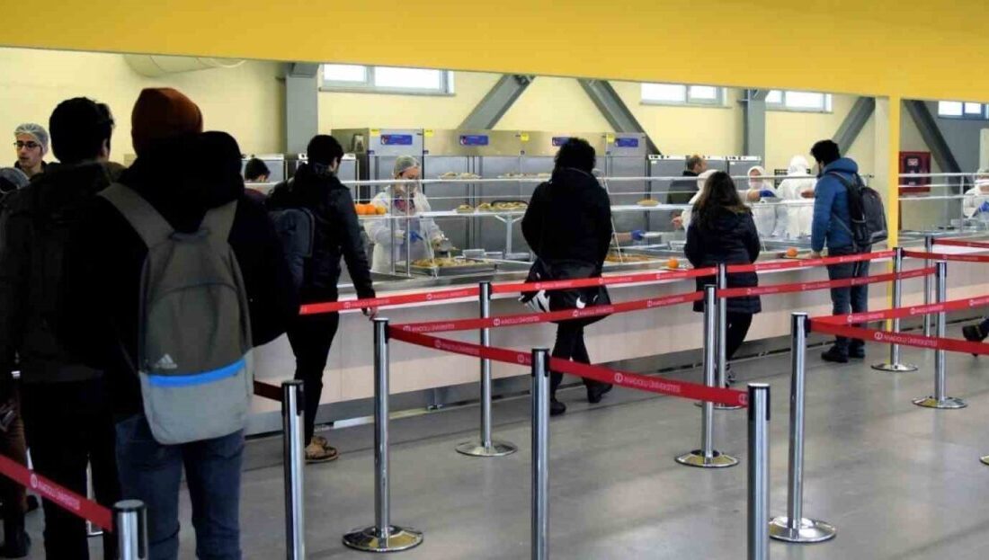 Anadolu Üniversitesi, yemekhane sistemine “öğrenciler arası yemek hakkı paylaşımı” özelliğini