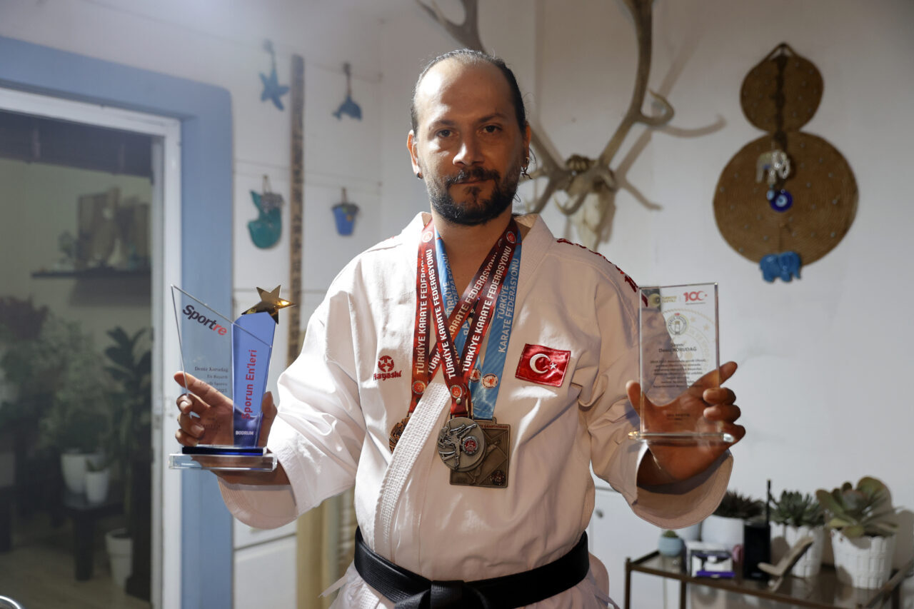 - Milli sporcu Deniz Korudağ:
- "Bundan sonraki hedefim kendi yaptığım