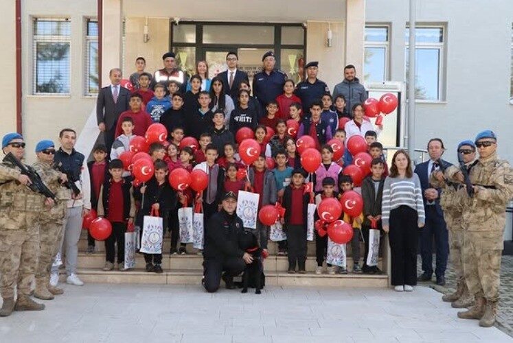Bilecik İl Jandarma Komutanlığı tarafından yürütülen “Bilinçli toplum, güvenli gelecek”