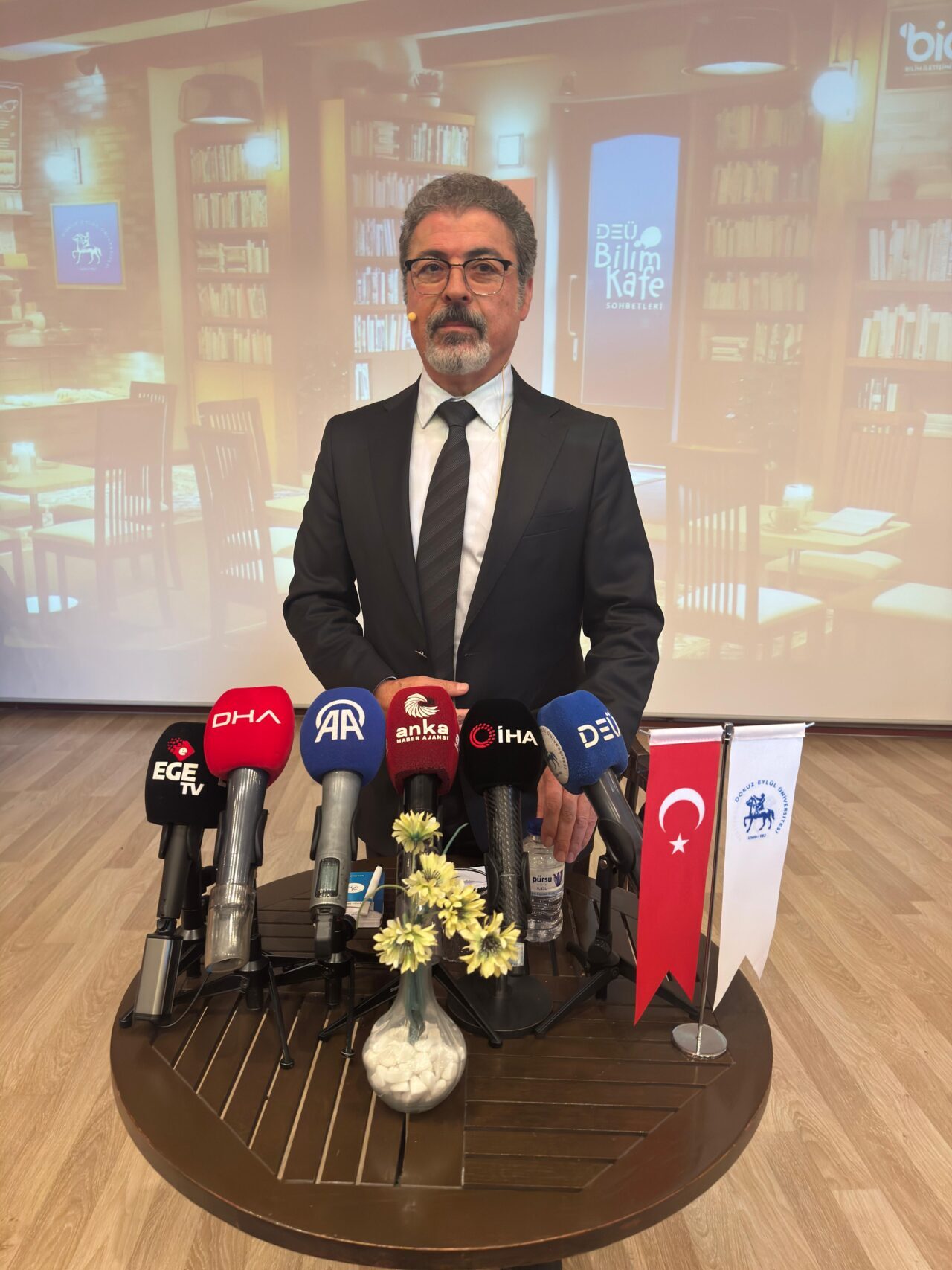 - "Tuzla Fayı'nın deprem üretme zamanı gelmiş. Tuzla Fayı belli