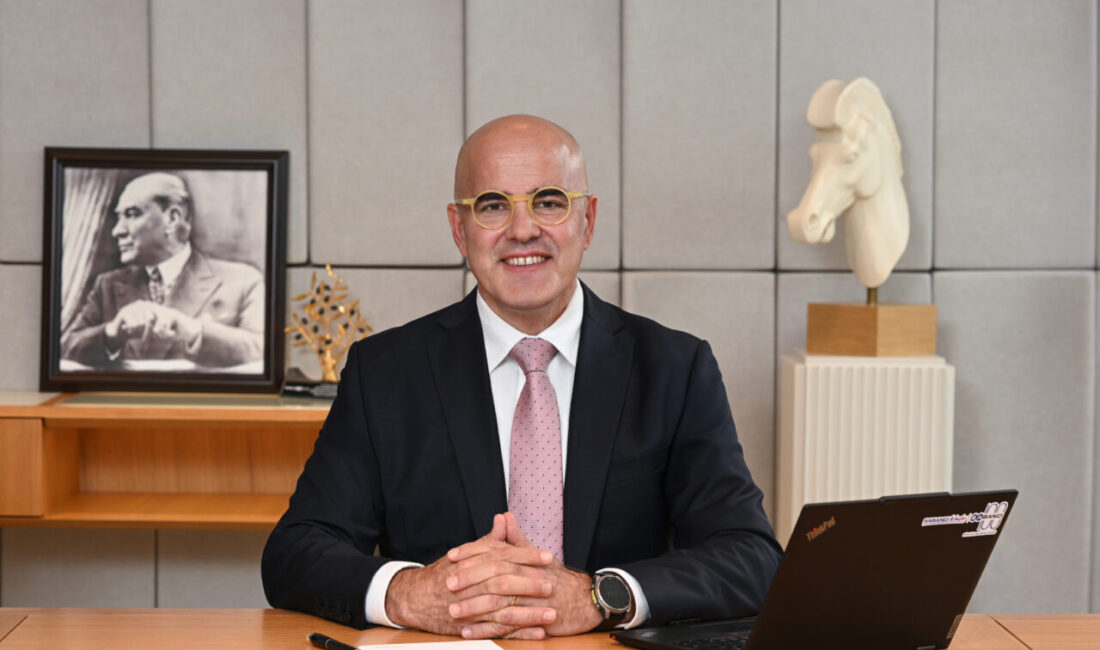 - Sabancı Holding CEO'su Kıvanç Zaimler:
- "Amacımız, Türkiye'den yükselen fikir