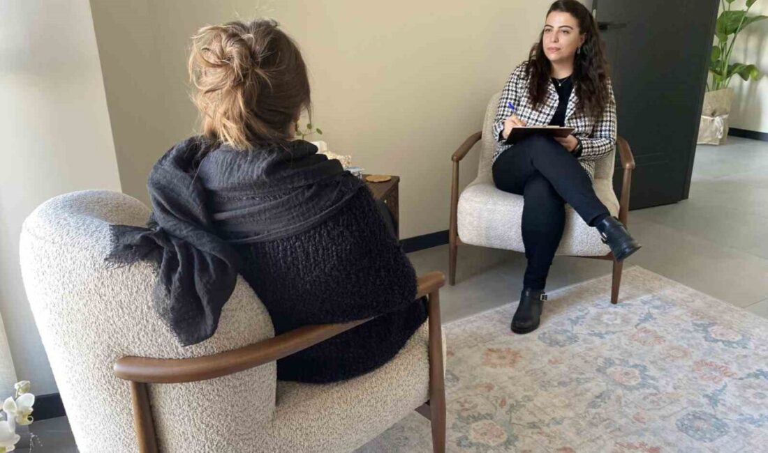 Eskişehir’de Psikolog Nazlı Ağın, dijital çağın ilişkilerinde ayrılıkların artık yüksek