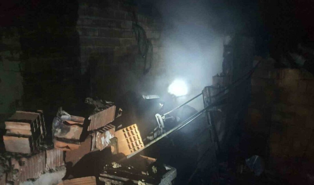 Bilecik’in Söğüt ilçesinde, kimsenin olmadığı bir evde çıkan yangın itfaiye