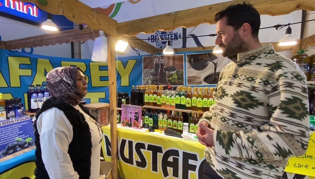 Kütahya’nın Tavşanlı ilçesinde, yöresel lezzetlerin sergilendiği ve satışa sunulduğu stant