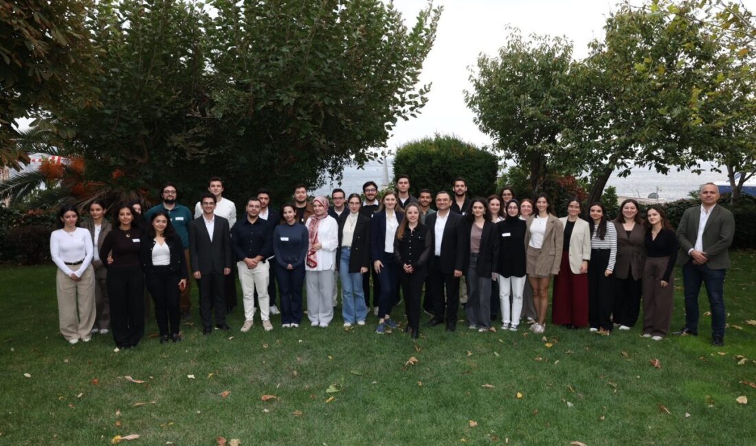 - TSKB Genel Müdür Yardımcısı Özlem Bağdatlı:
- "Sürdürülebilirliği çevresel ve