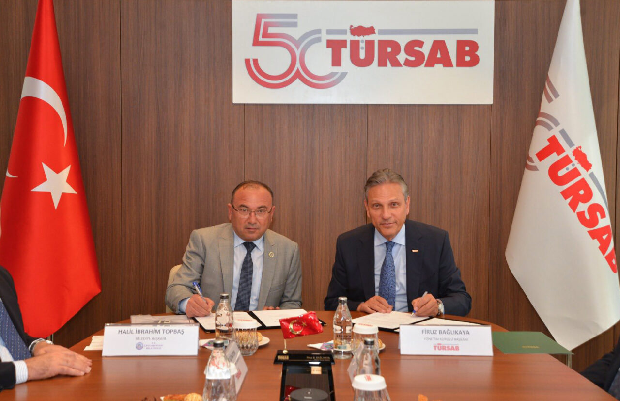- TÜRSAB Başkanı Firuz Bağlıkaya:
- "Bu anlaşmanın hem bölge hem