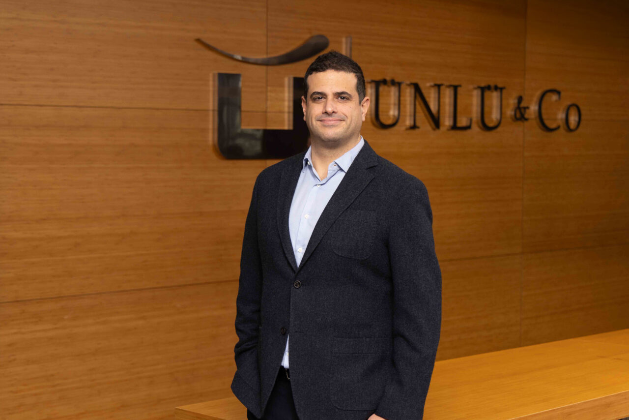 - Ünlü Ventures Direktörü Emre Dilber:
- "Yatırımlarımızla, geleceğin sektörlerinde fark