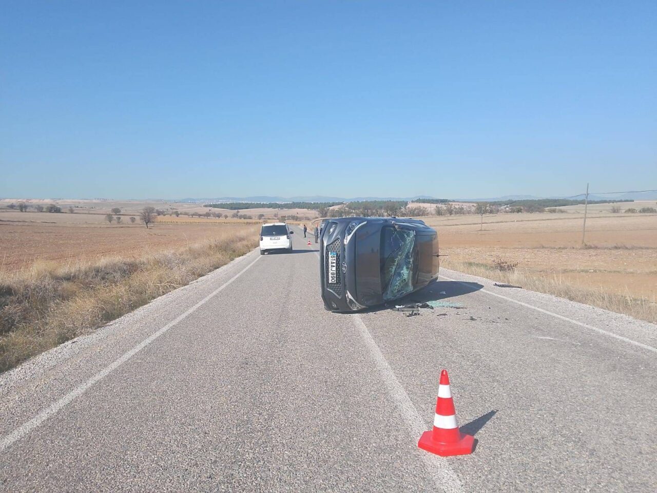 UŞAK (AA) – Uşak'ta otomobilin devrilmesi sonucu yaralanan 2 kişi