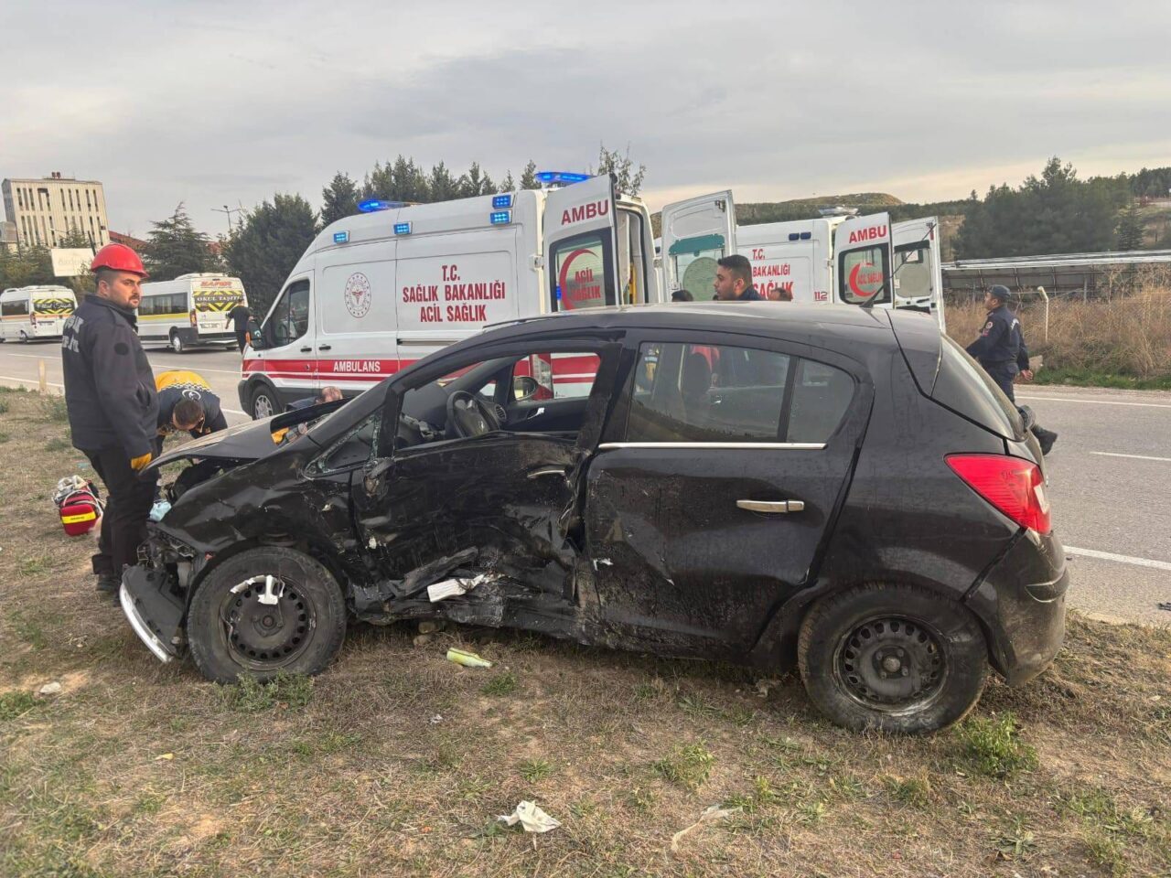 UŞAK (AA) – Uşak'ta iki otomobilin çarpıştığı kazada 1 kişi