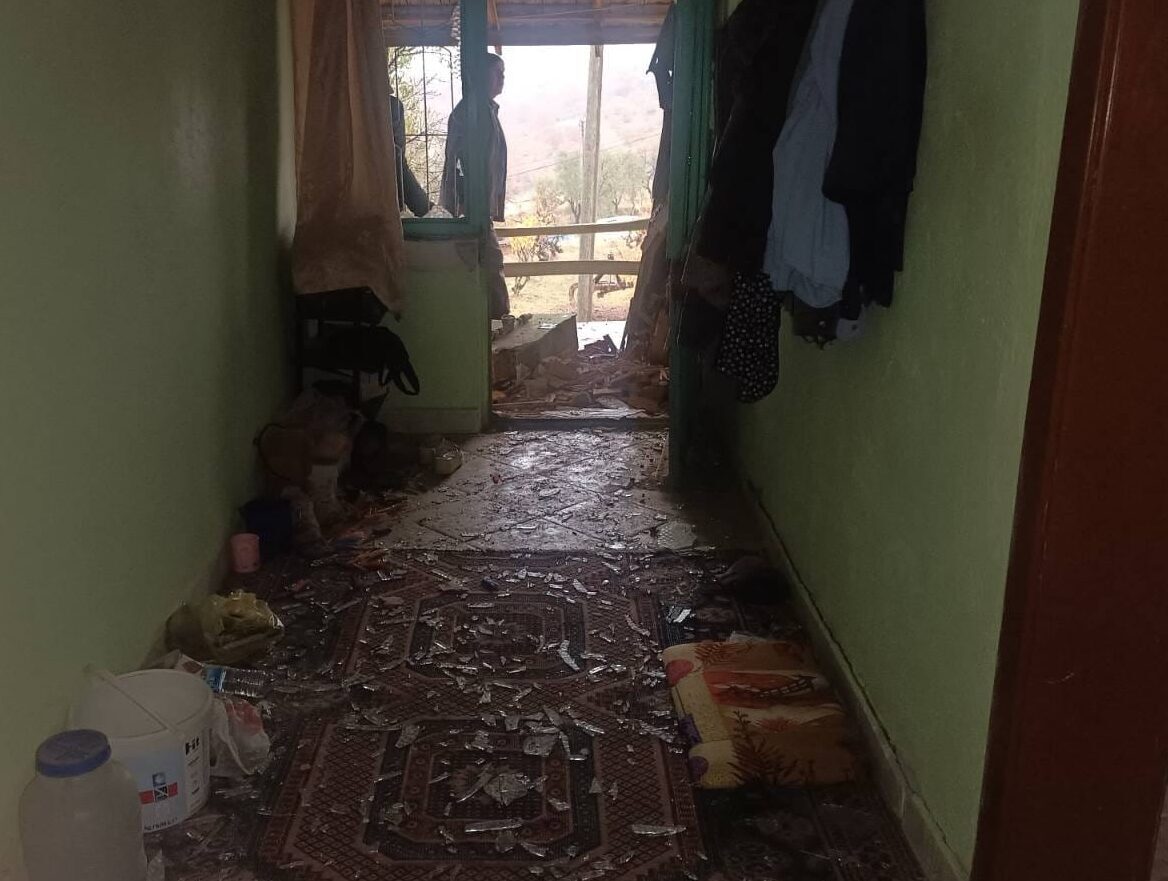 UŞAK (AA) – Uşak'ın Eşme ilçesinde müstakil bir evde yıldırım