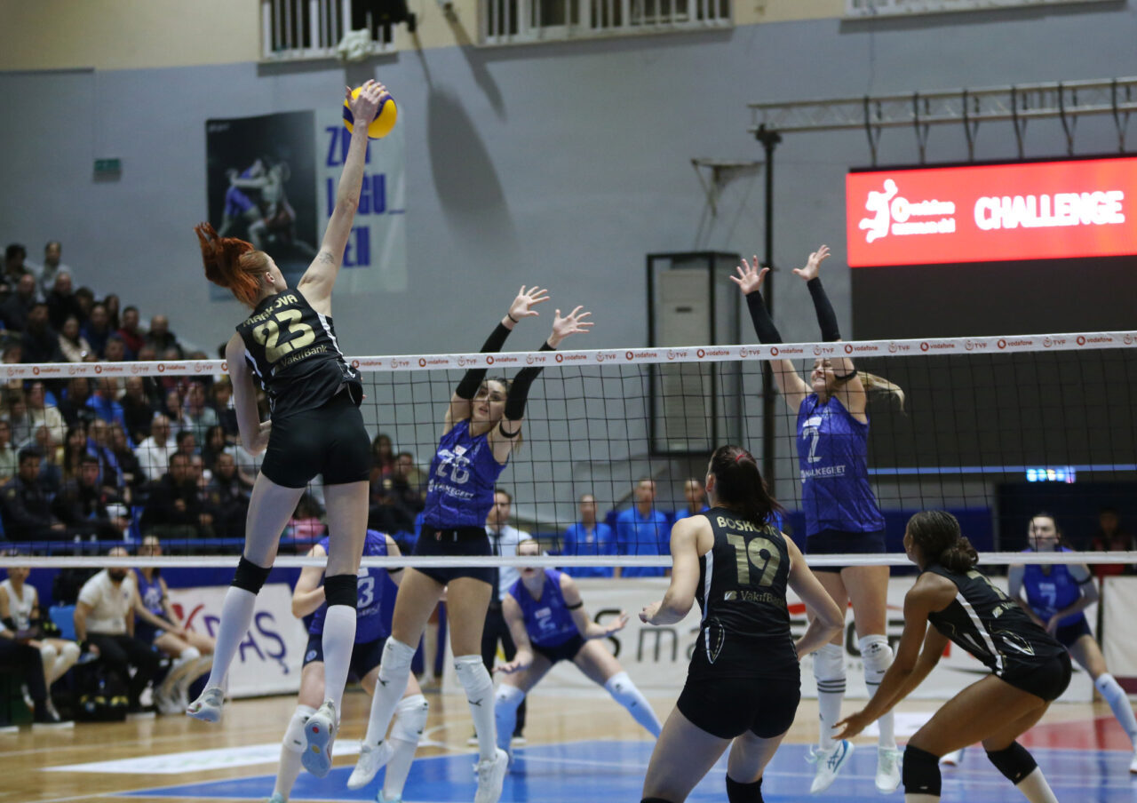 - Aydın Büyükşehir Belediyespor: 0 - VakıfBank: 3