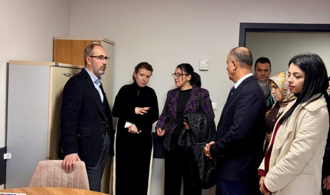 AFYONKARAHİSAR (AA) – Afyonkarahisar Devlet Hastanesi'nde "Kapalı Psikiyatri Servisi" hizmet