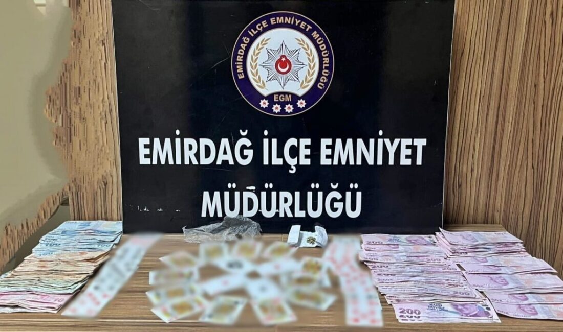 AFYONKARAHİSAR (AA) – Afyonkarahisar'ın Emirdağ ilçesinde kumar oynatıldığı tespit edilen