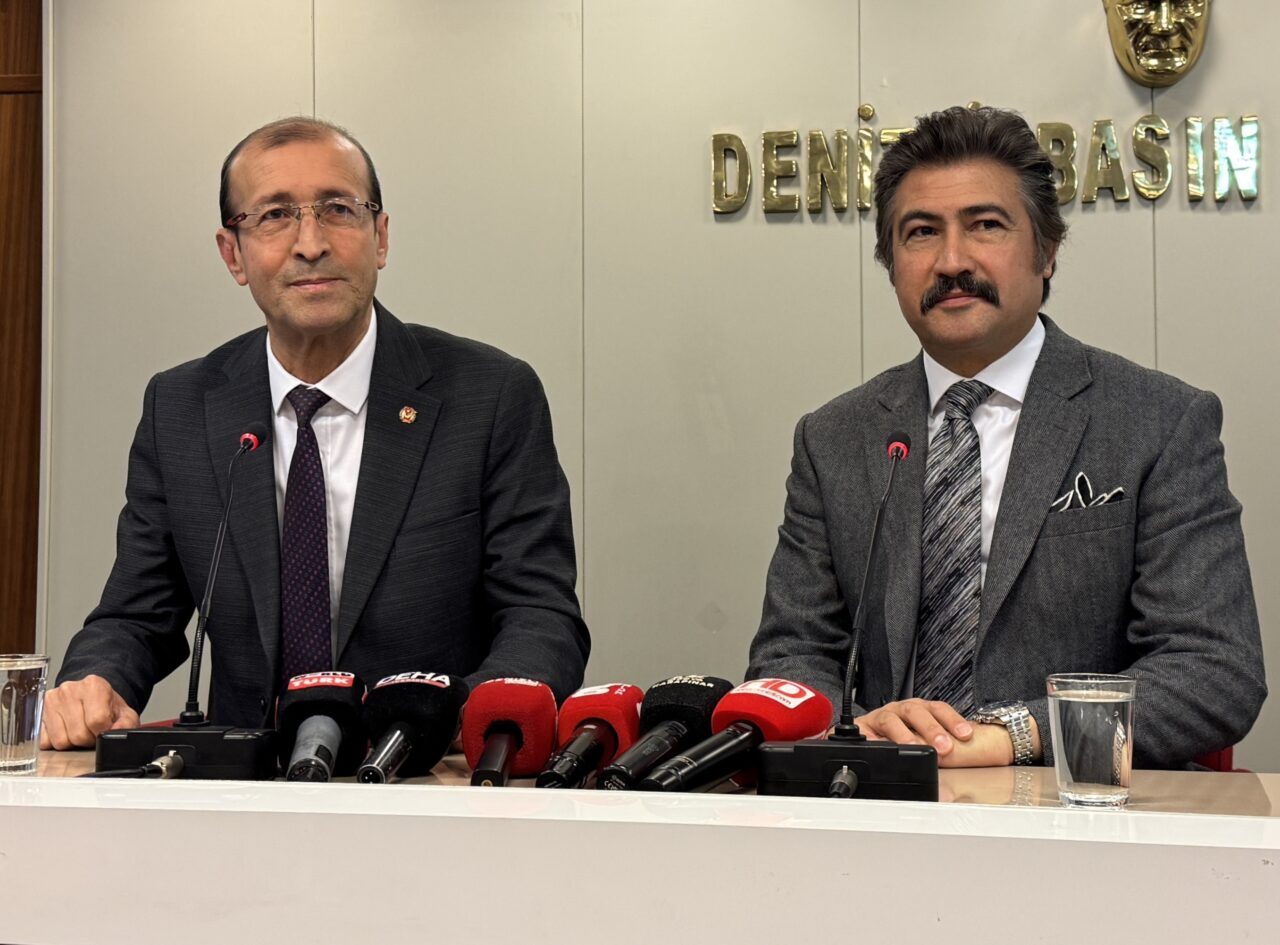 DENİZLİ (AA) – AK Parti Denizli Milletvekili Cahit Özkan, kentte
