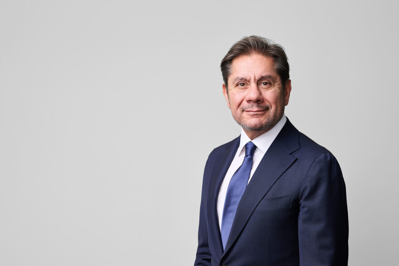 - Akbank Genel Müdürü Kaan Gür:
- "Yerelden evrensele uzanan bir