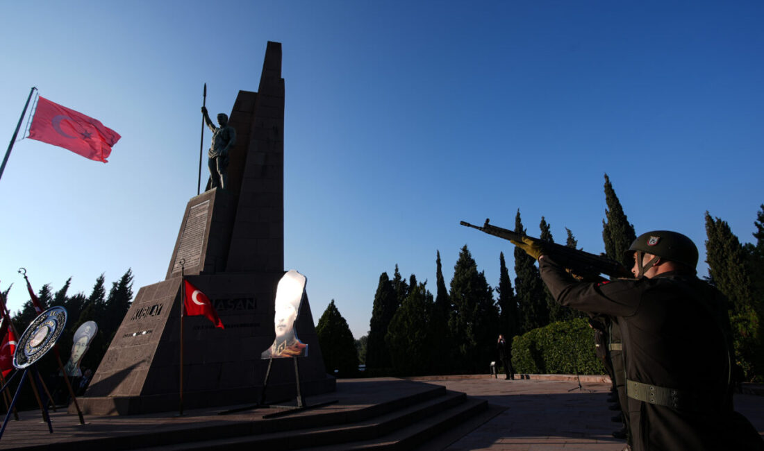 İZMİR (AA) – Asteğmen Mustafa Fehmi Kubilay ile Bekçi Hasan