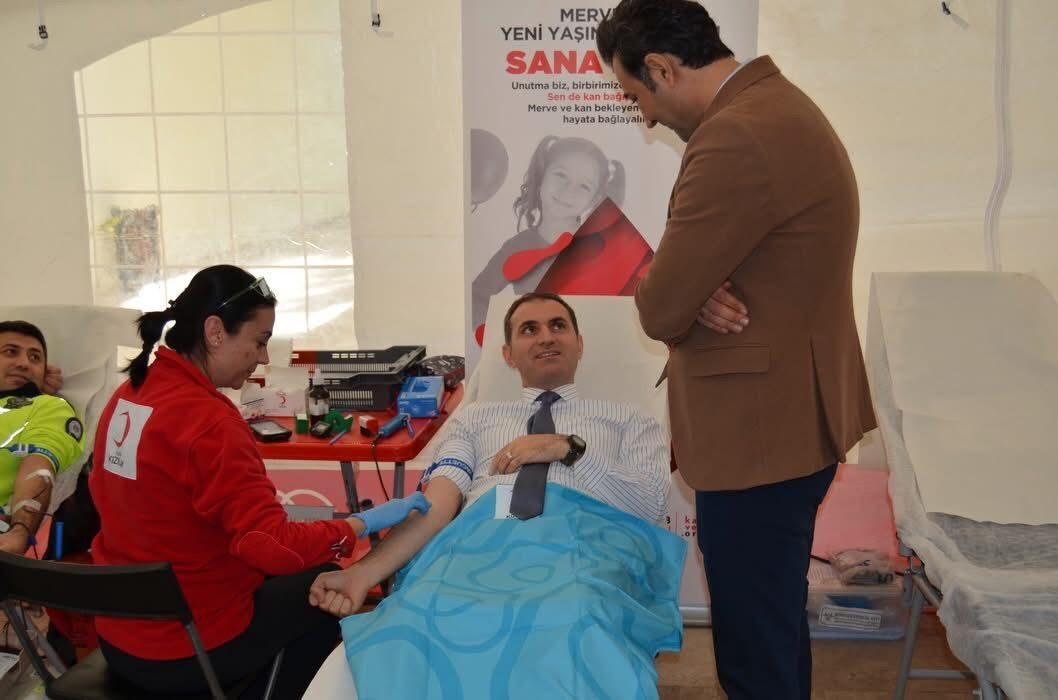 İZMİR (AA) – İzmir'de Bayındır Kaymakamlığı ve Türk Kızılay iş