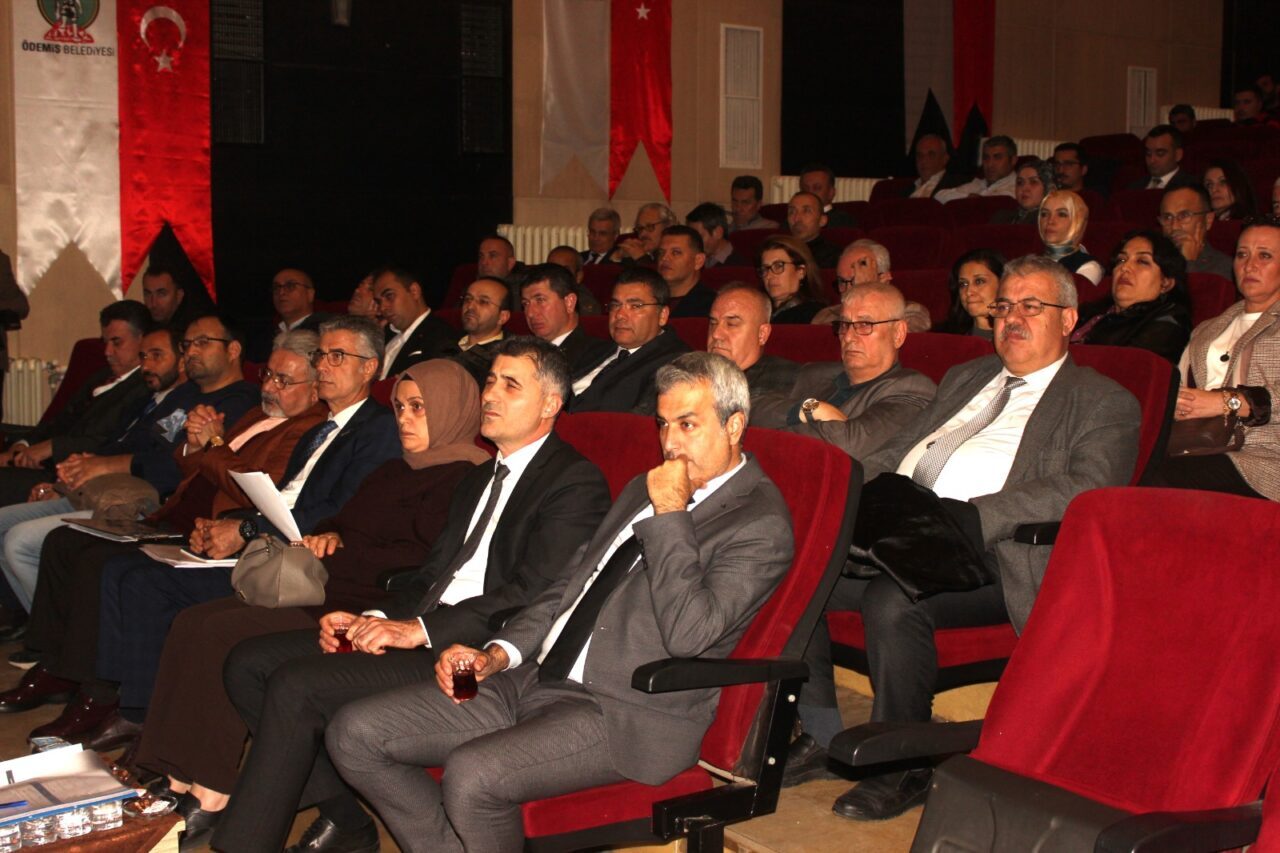 İZMİR (AA) – İzmir'in Beydağ ve Ödemiş ilçelerinde, Türkiye Afet