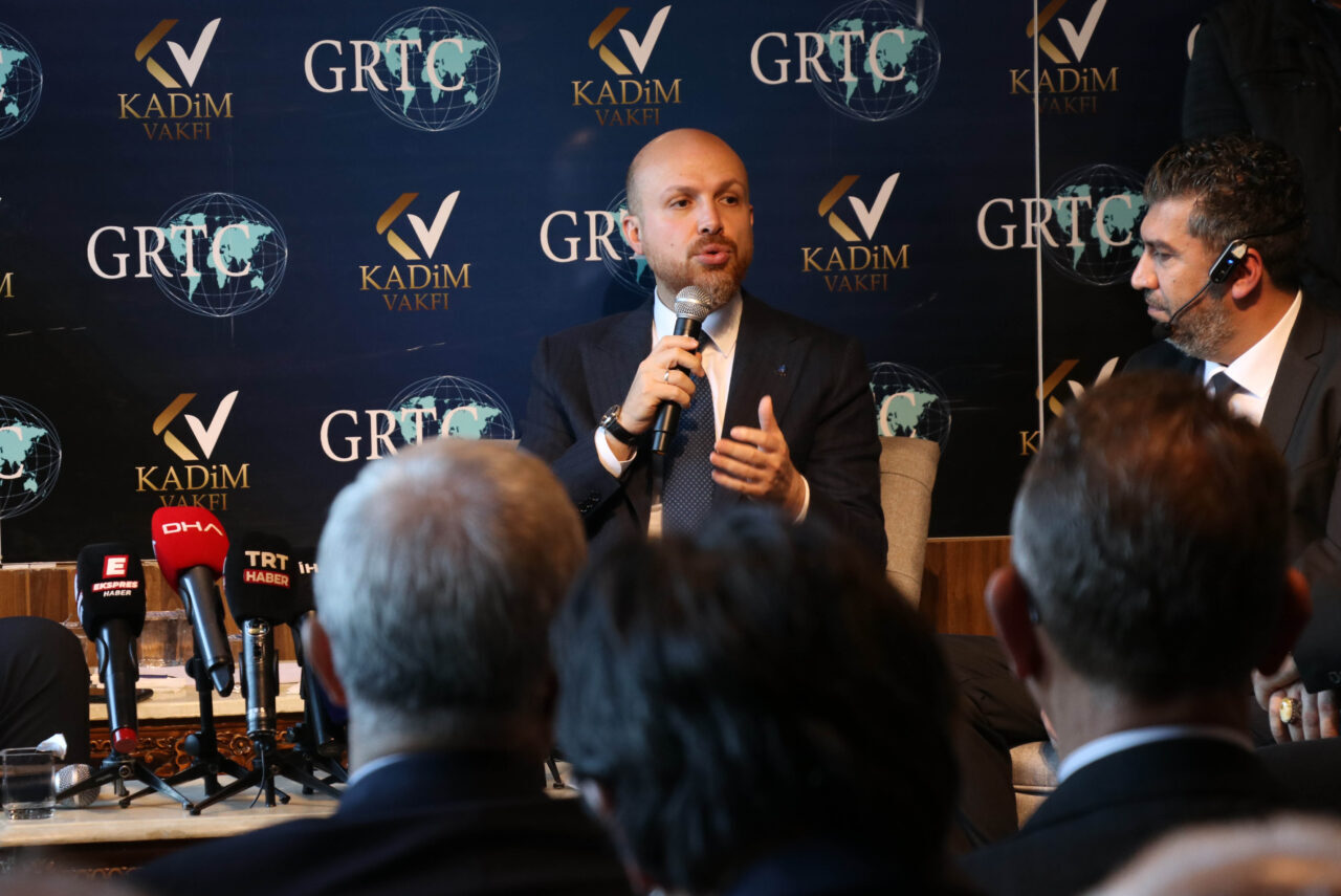- "Cumhurbaşkanımızın liderliğinde hamdolsun bir devletten beklenecek hizmetler noktasında çok