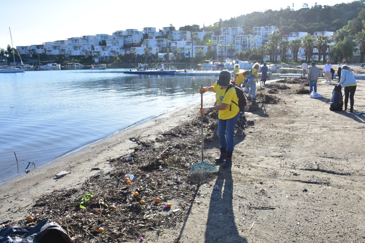MUĞLA (AA) – Muğla'nın Bodrum ilçesinde sağanağın ardından derelerle denize