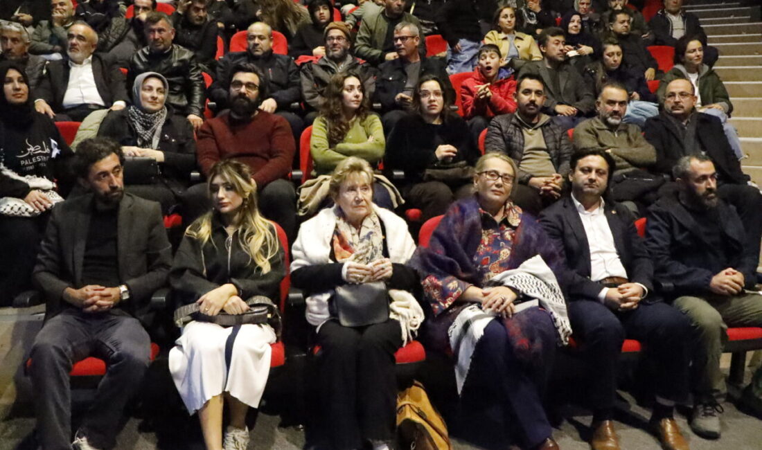- Türk aktivist, Anadolu'dan Gazze'ye Platformu Başkan Yardımcısı Ayçin Kantoğlu:
-