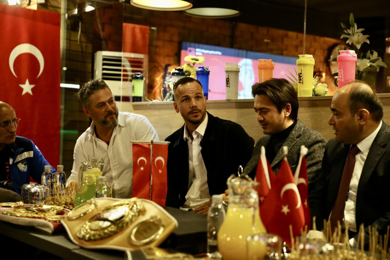 MUĞLA (AA) – Hafif ağır sıklette Dünya Boks Birliğinin (GBU)