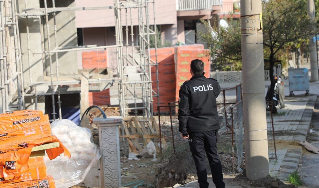 DENİZLİ (AA) – Denizli'nin Pamukkale ilçesinde inşaatın 2. katından düşen