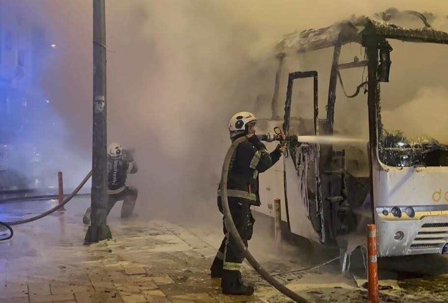 DENİZLİ (AA) – Denizli'nin Pamukkale ilçesinde fabrika işçilerini taşıyan seyir