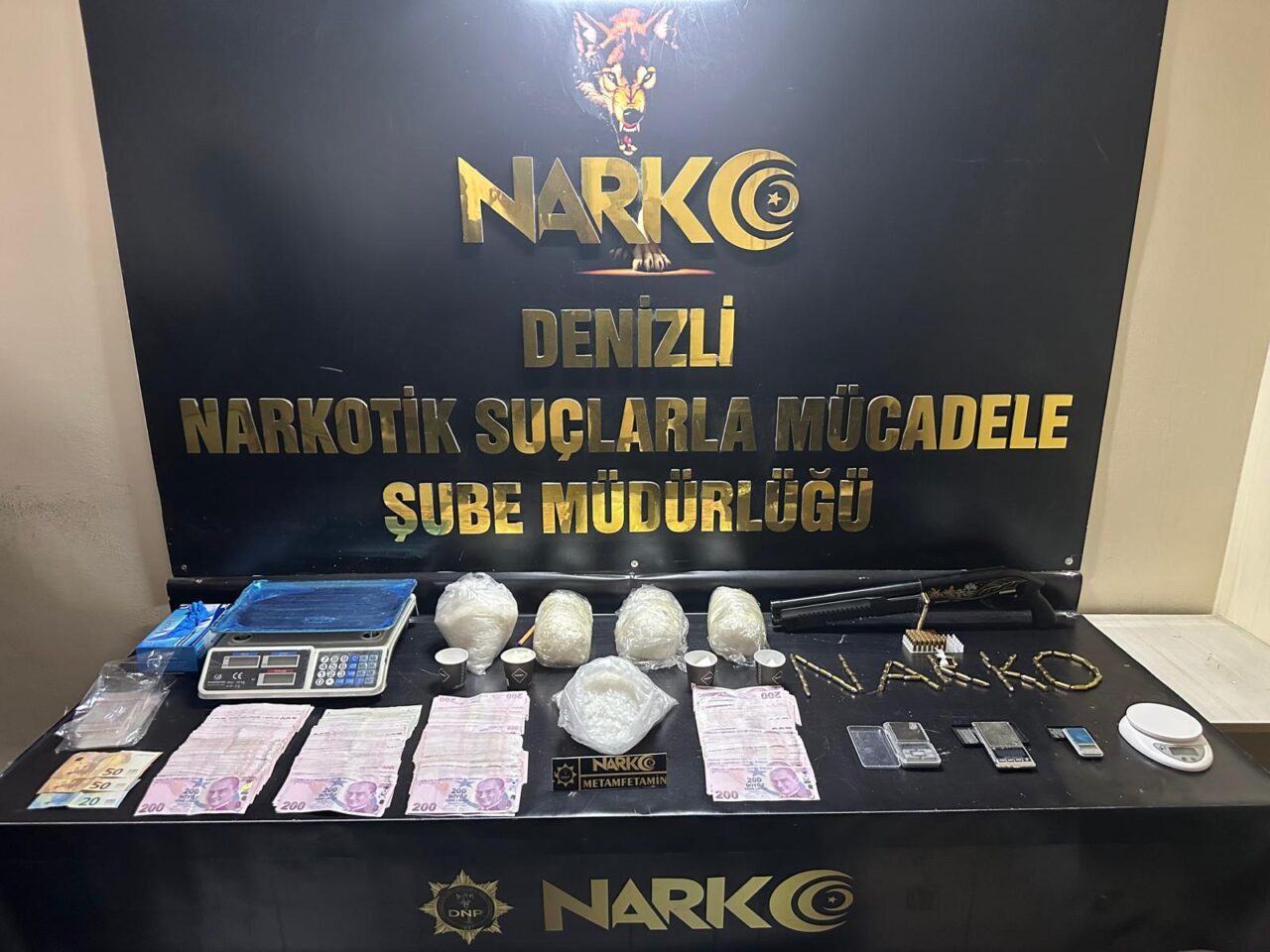 DENİZLİ (AA) – Denizli'de düzenlenen uyuşturucu operasyonunda gözaltına alınan 22