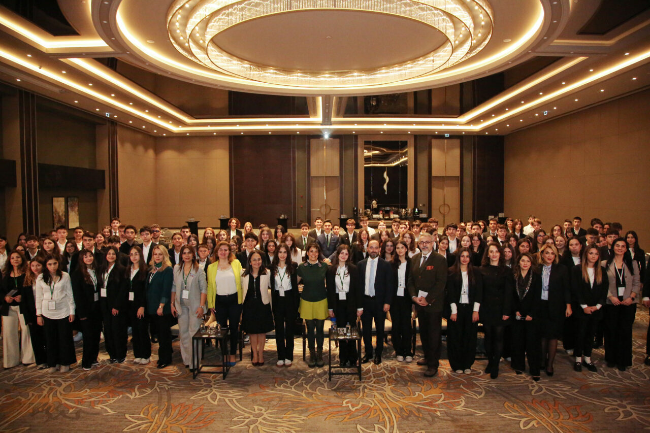 İSTANBUL (AA) – Türkiye genelindeki Doğa Koleji kampüslerinden t-MBA Liderlik