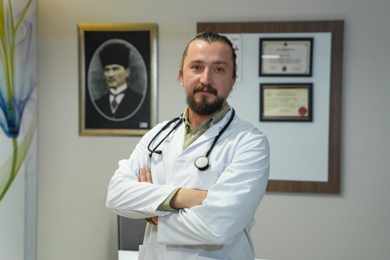 - Medipol Bahçelievler Üniversite Hastanesi İç Hastalıkları Uzmanı Dr. Yener