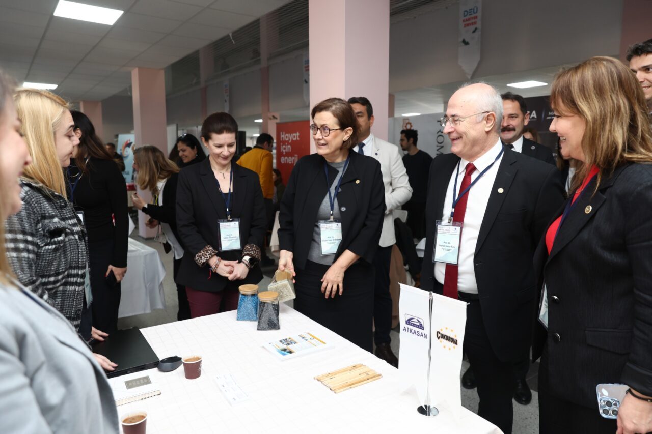 İZMİR (AA) – Dokuz Eylül Üniversitesi (DEÜ) tarafından düzenlenen DEÜ