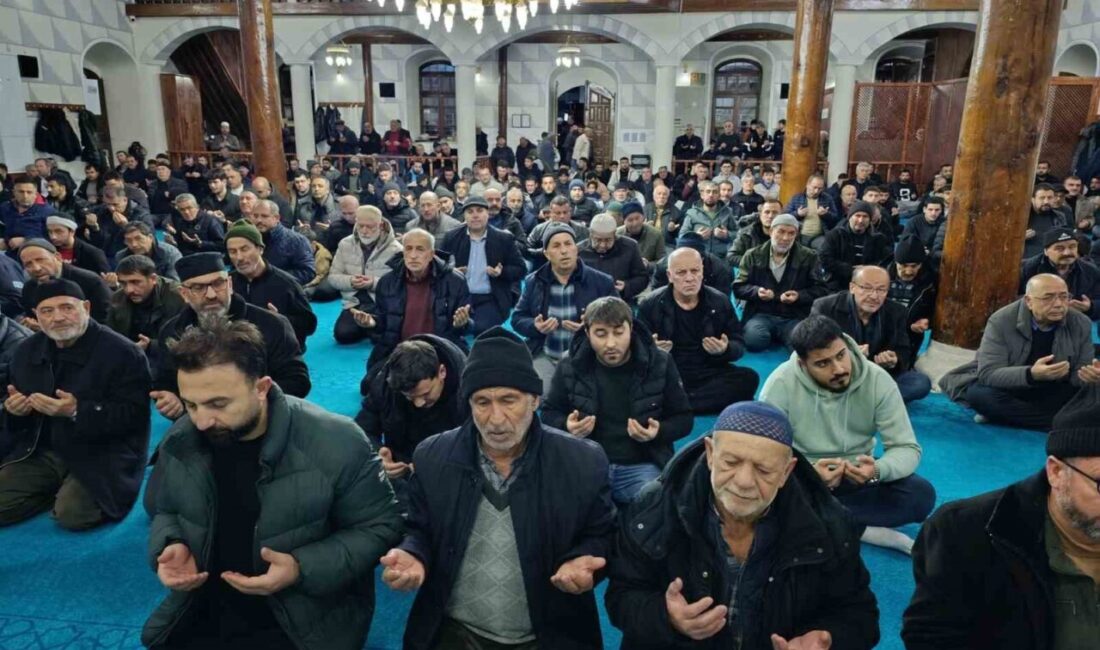 Emirdağ Müftülüğü tarafından Emirdağ Çarşı Camii’nde ‘Regaip Kandili’ sebebiyle özel