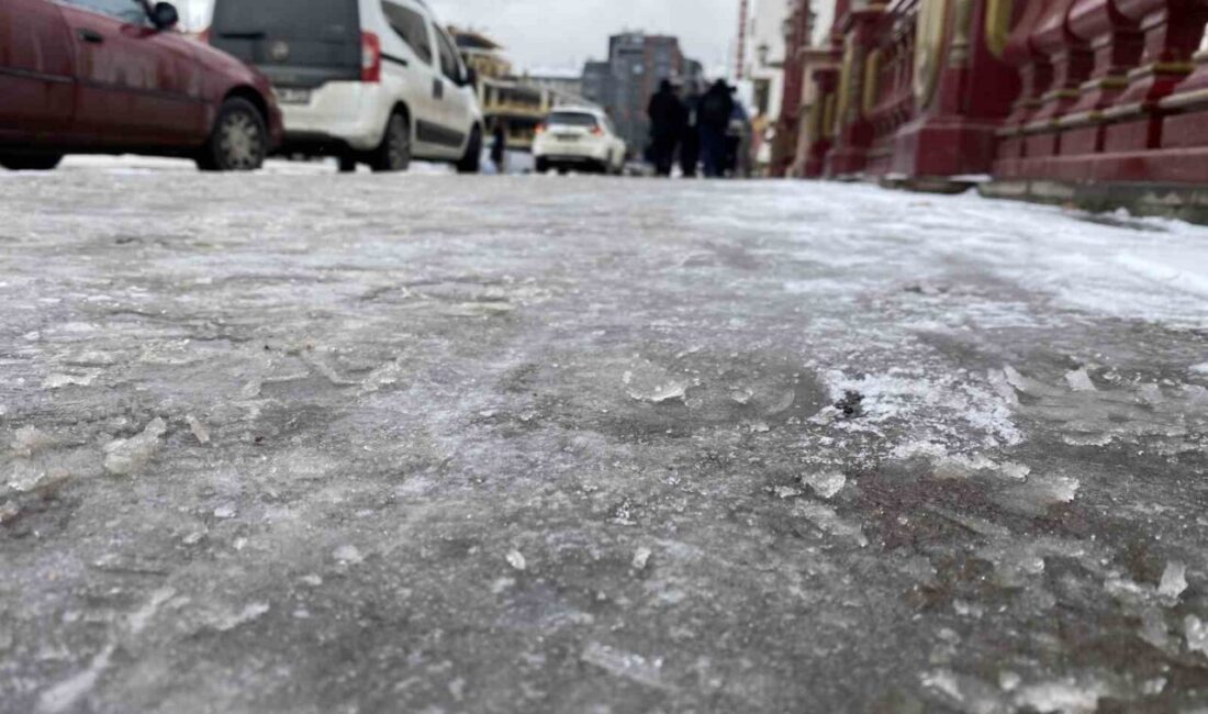 Eskişehir’de kar yağışı sonrası buz tutan kaldırımlar yayalara zor anlar