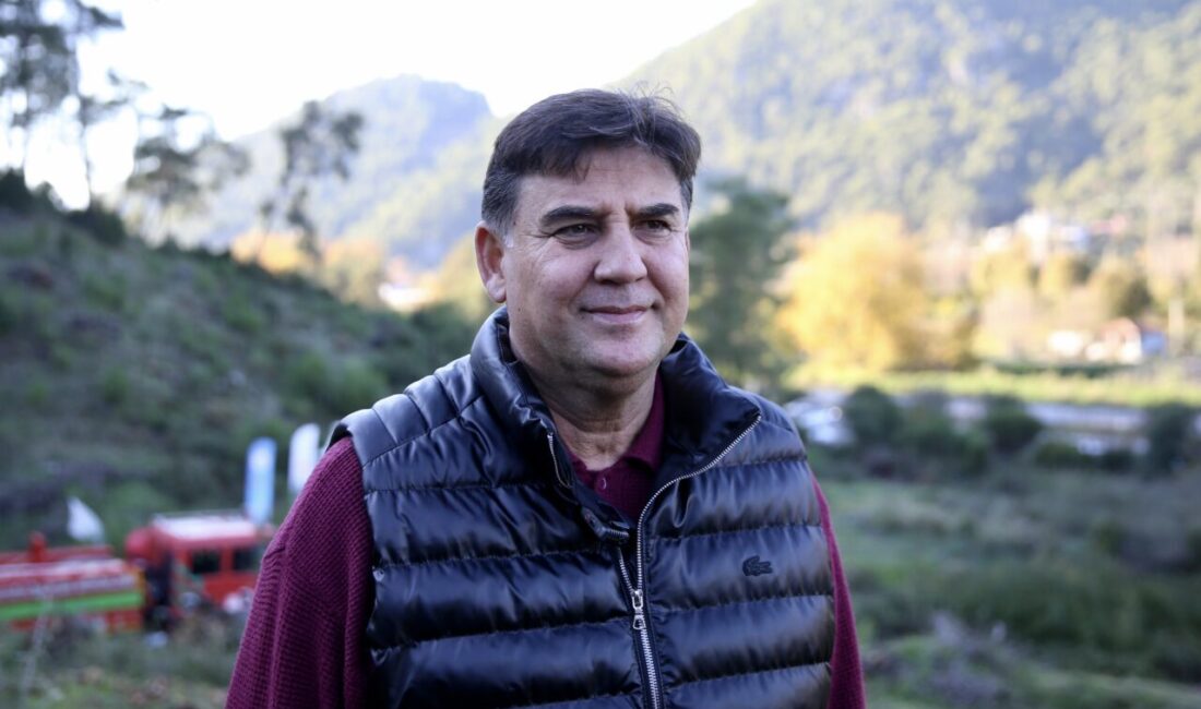 MUĞLA (AA) – Muğla'nın Fethiye ilçesinde düzenlenen etkinlikte 1000 fidan,