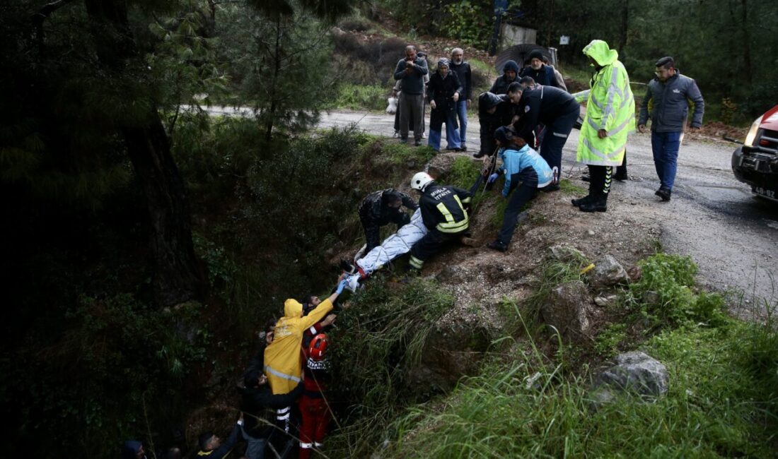 MUĞLA (AA) – Muğla'nın Fethiye ilçesinde otomobilinin dereye yuvarlanması sonucu