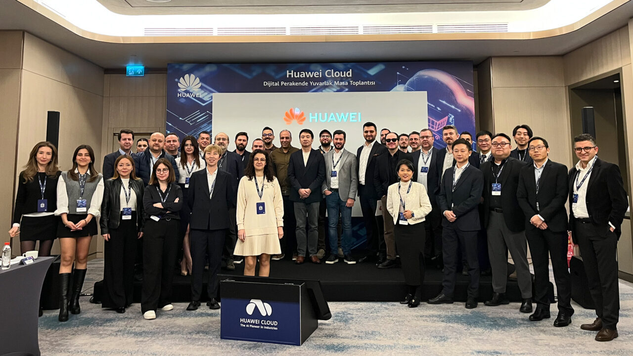- Huawei Cloud Türkiye Ülke Müdürü Ray Rui:
- "Bugün burada