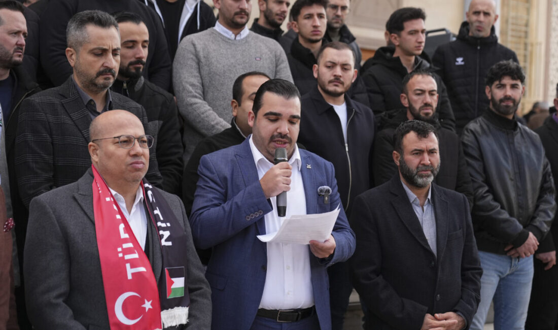 İZMİR (AA) – Türkiye Gençlik Vakfı (TÜGVA) tarafından İzmir ve