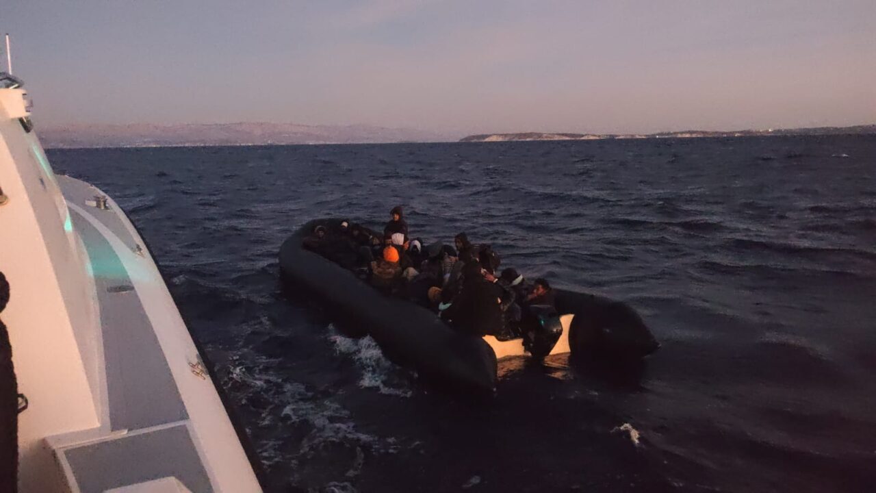 İZMİR (AA) – İzmir'in Çeşme ve Menderes ilçelerinde 79 düzensiz