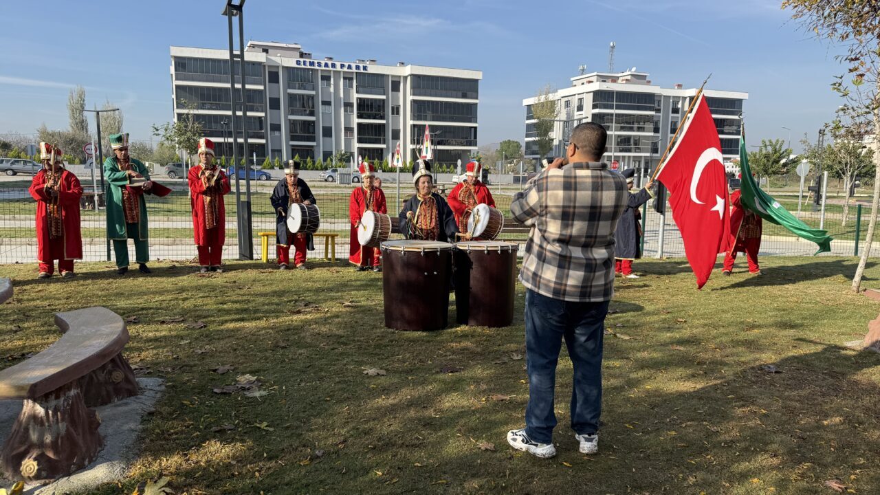 İZMİR (AA) – İzmir'in Tire ilçesinde, engellilerden oluşturulan mehter takımının,